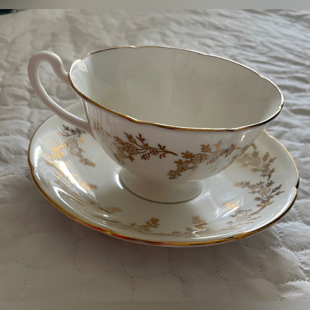 royal grafton bone china teacup england White And Gold Design - 8291